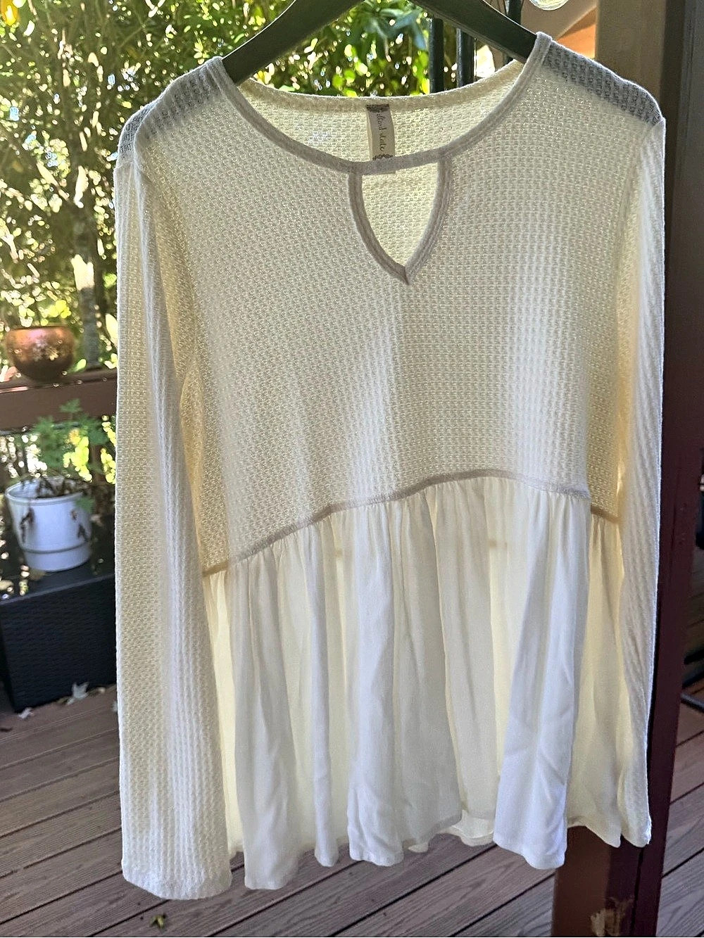 Altar’d State Textured Peplum Tunic in White Size Large